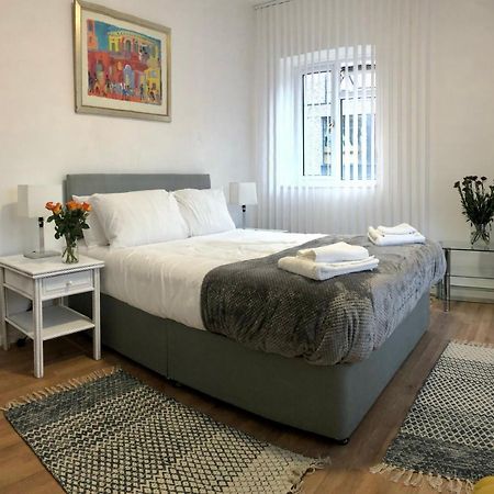 City Location- 2 Bedroom Apartment Лондон Екстер'єр фото