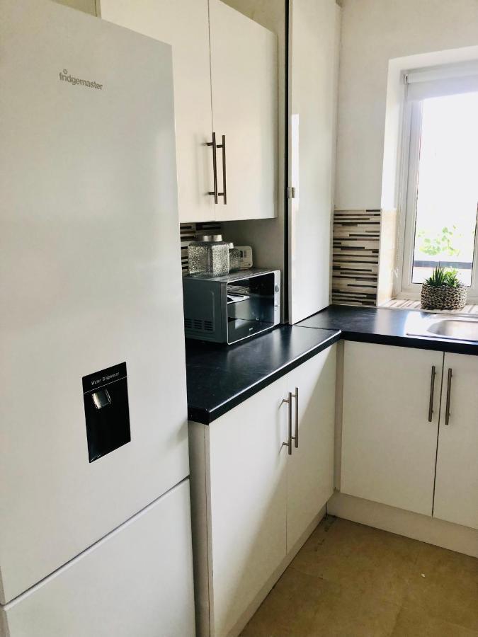 City Location- 2 Bedroom Apartment Лондон Екстер'єр фото