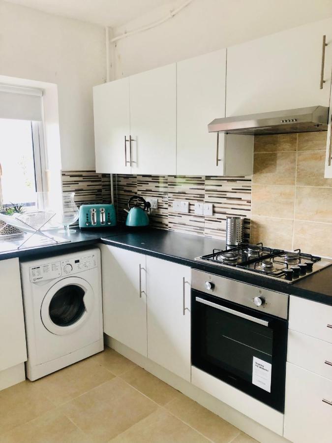 City Location- 2 Bedroom Apartment Лондон Екстер'єр фото
